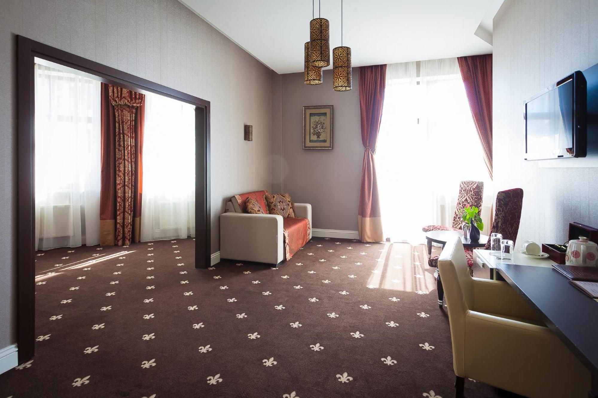 Ark Palace & Hotel 4*