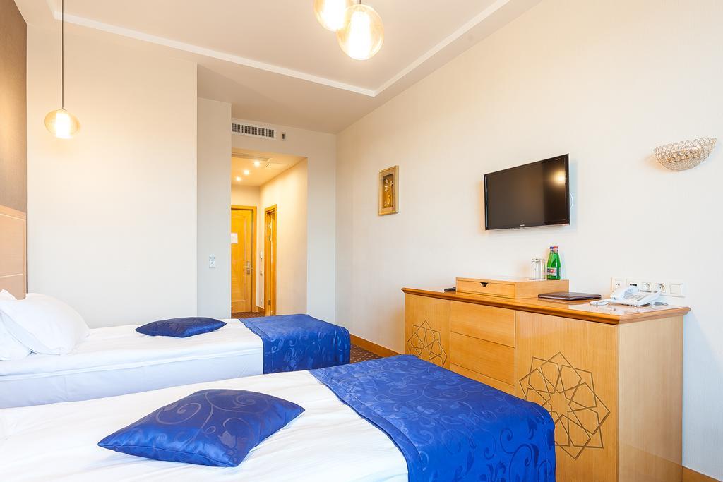 Ark Palace & Hotel 4*