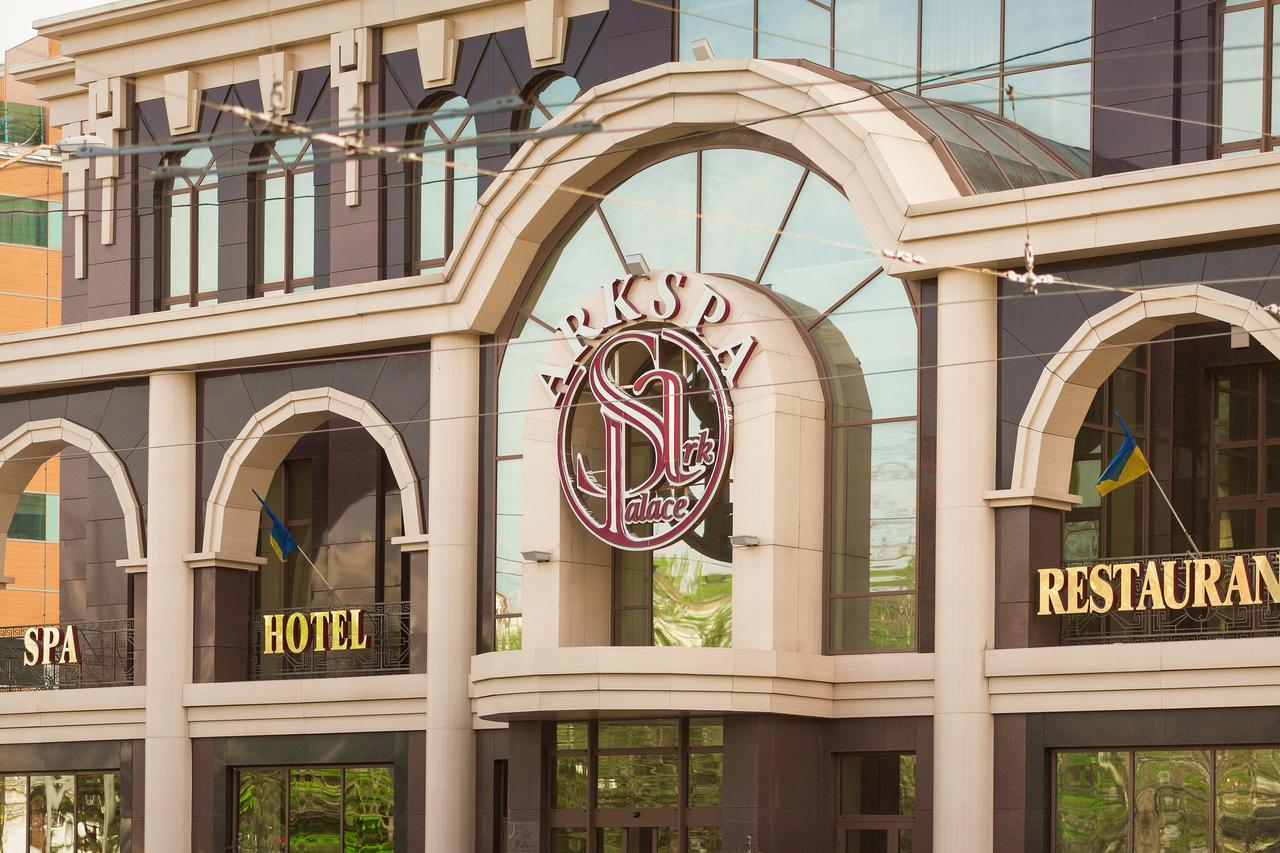 Ark Palace & Hotel