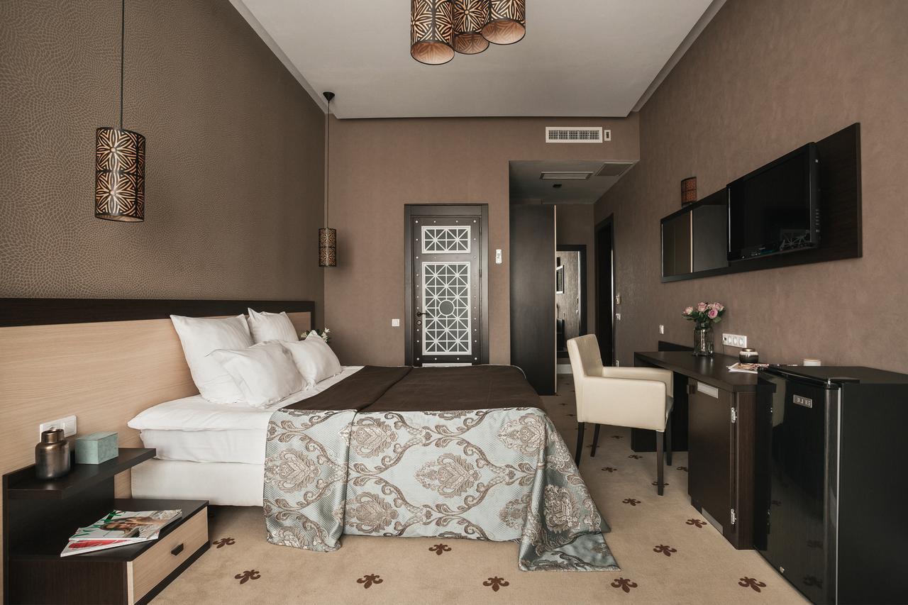 Hotel Ark Palace & 4*